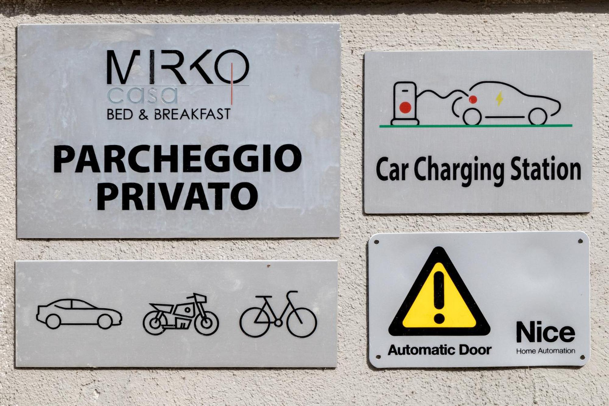 Casa Mirko - B & B Con Stazione Ricarica Auto Elettriche Parcheggio Privato Auto Moto Biciclette Ареццо Екстер'єр фото